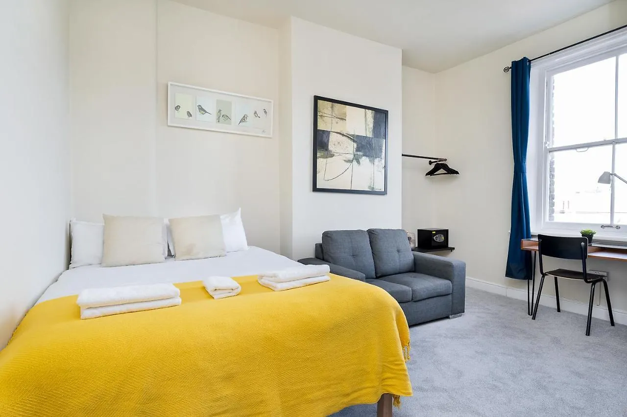 Apartament D8 House Londyn